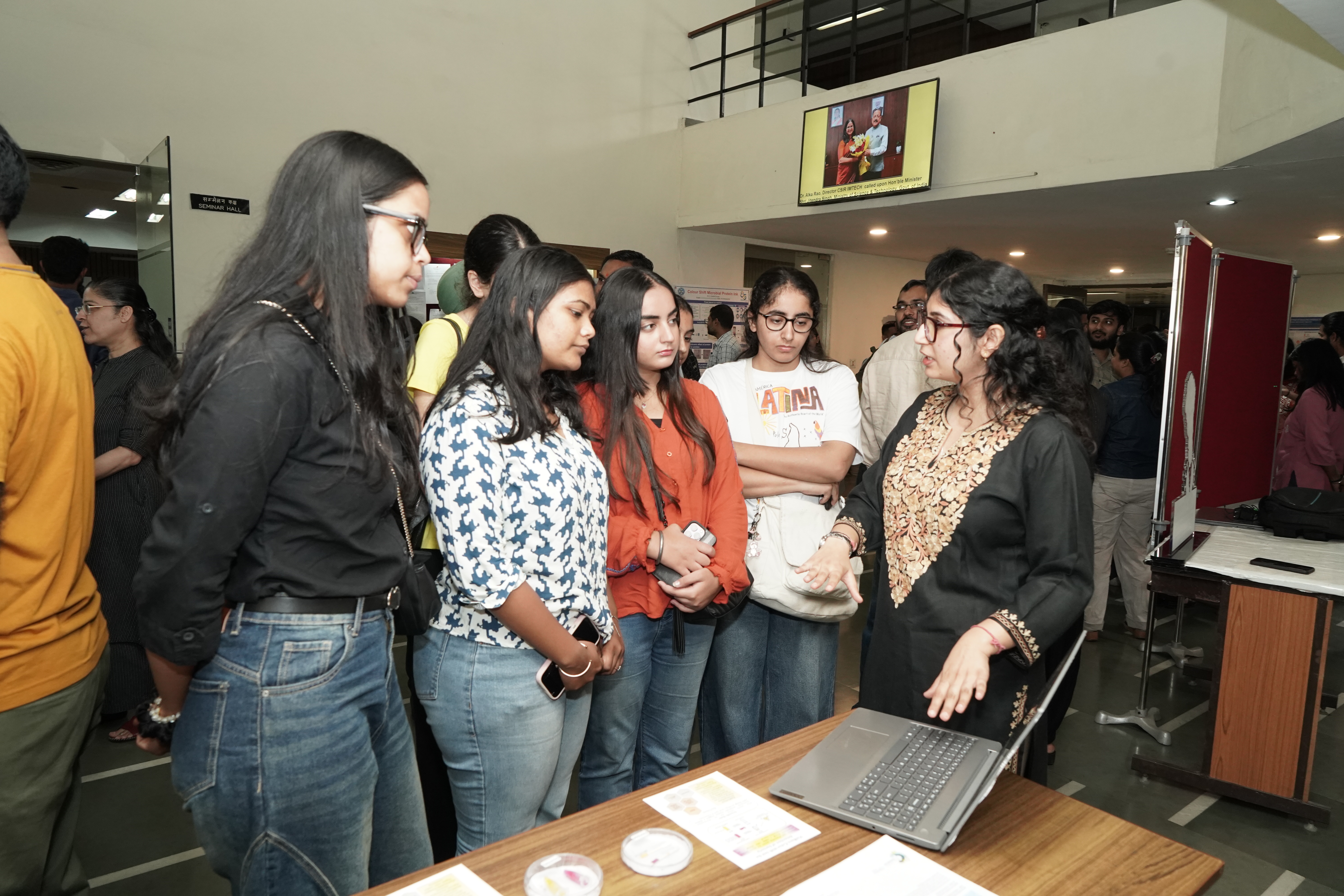 CSIR-IMTECH ने 'ओपन डे आउटरीच' मनाया और मैस्कॉट 'CIRA' को पेश किया